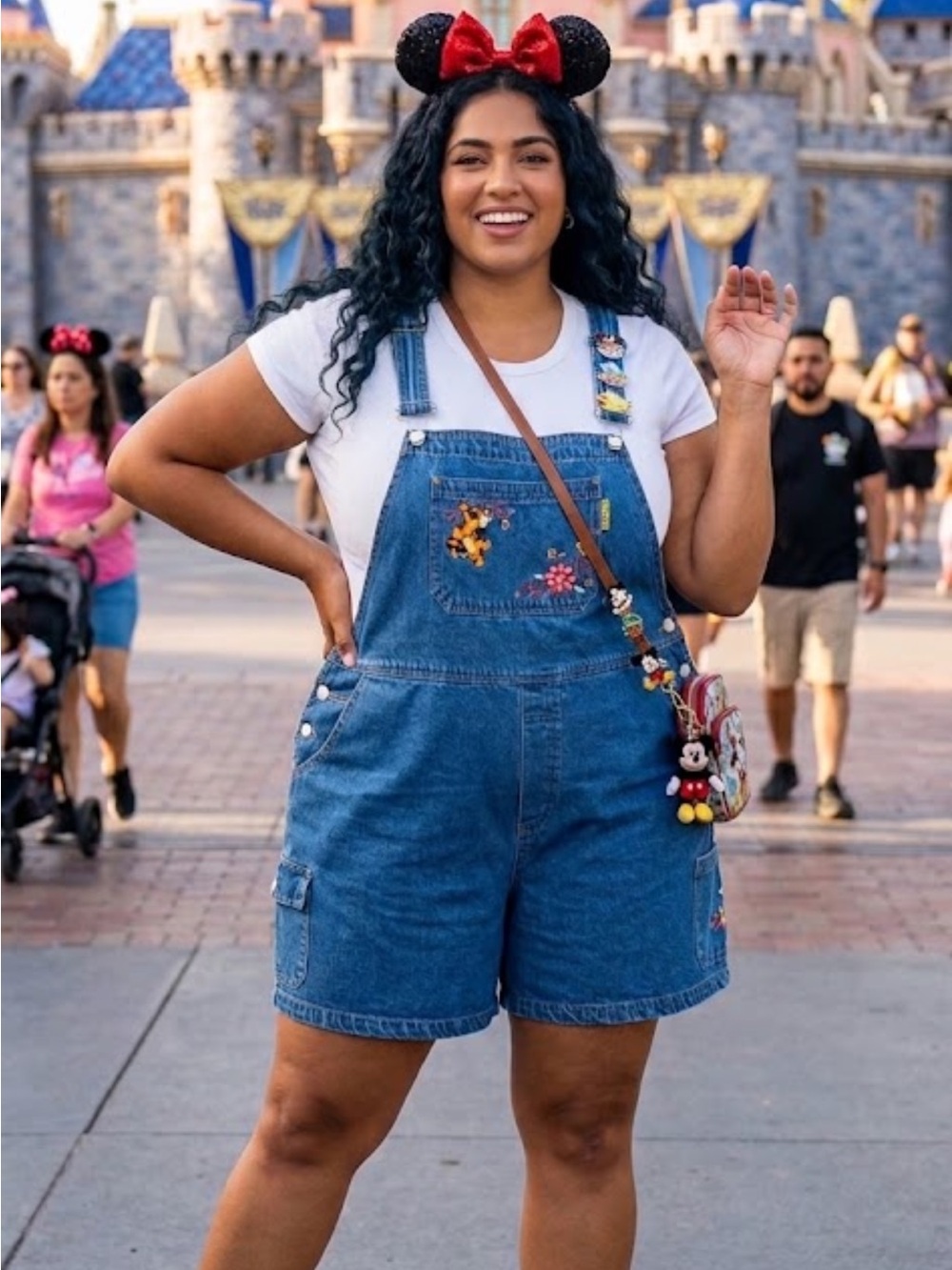 Disney 26W/28W Short Overalls with tigger plus size
